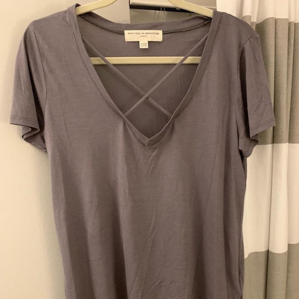 UP heather gray criss cross T-shirt